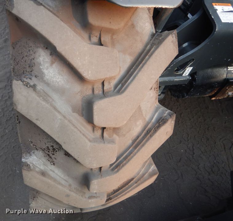image for item HI9915 2018 Bobcat V519  telehandler