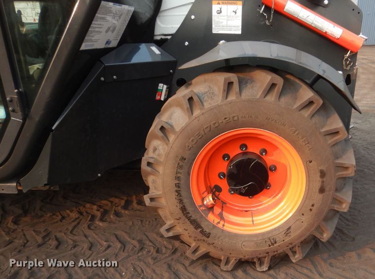 image for item HI9915 2018 Bobcat V519  telehandler