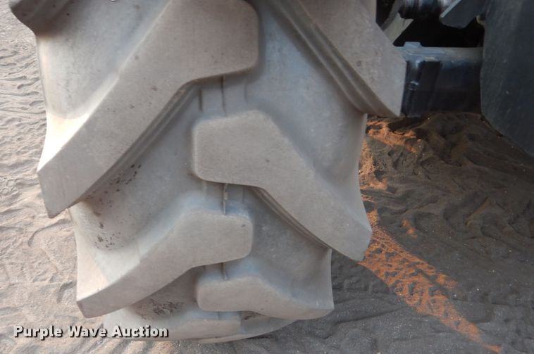 image for item HI9915 2018 Bobcat V519  telehandler