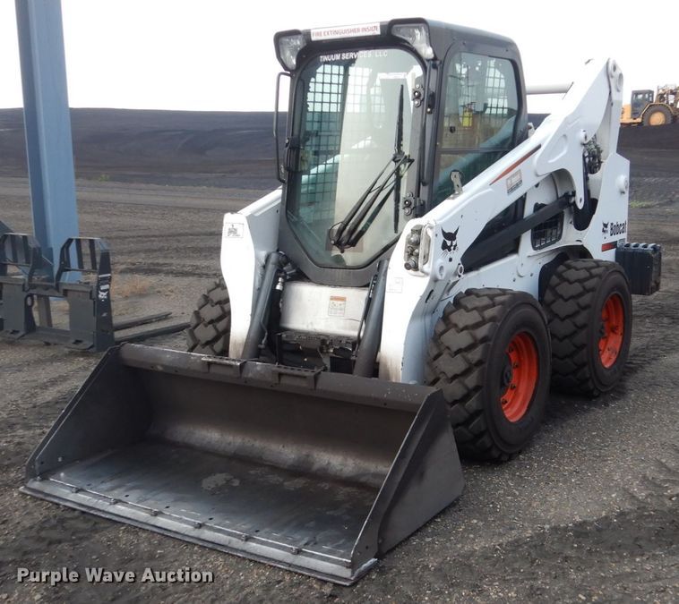 image for item HI9916 2013 Bobcat S750  skid steer loader