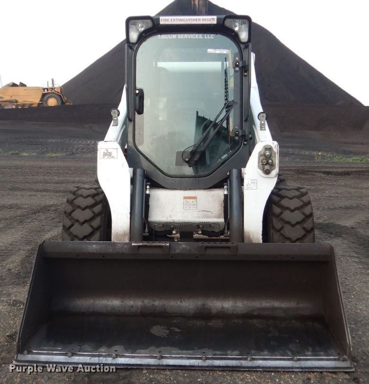 image for item HI9916 2013 Bobcat S750  skid steer loader