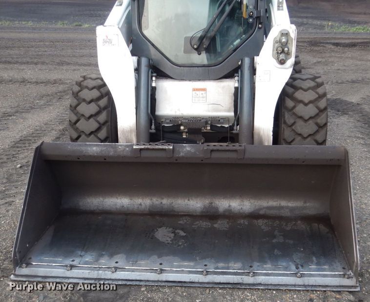 image for item HI9916 2013 Bobcat S750  skid steer loader