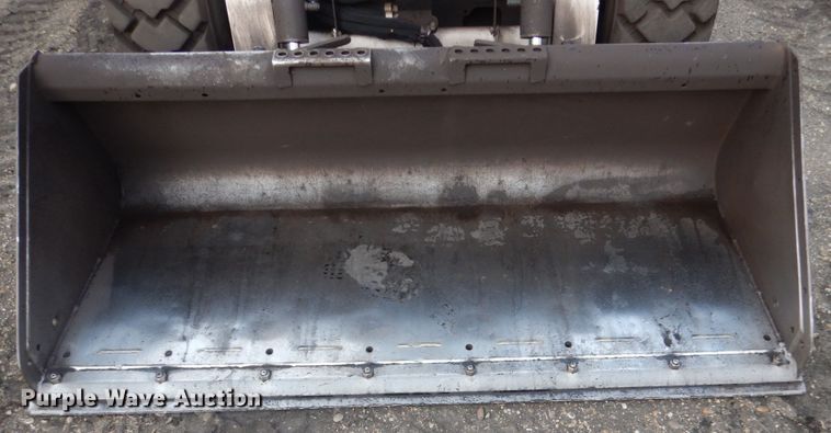 image for item HI9916 2013 Bobcat S750  skid steer loader