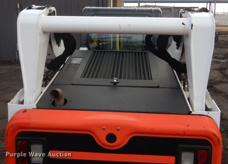 image for item HI9916 2013 Bobcat S750  skid steer loader