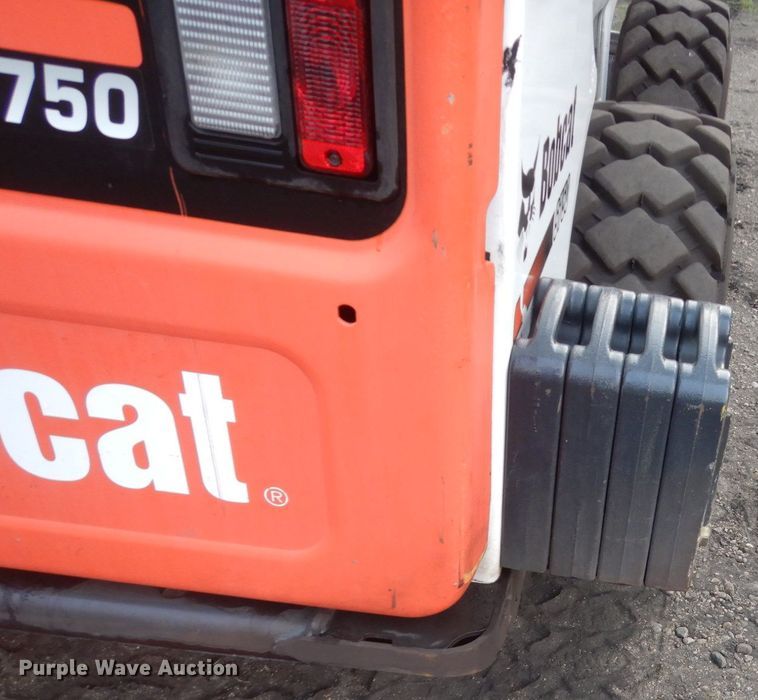 image for item HI9916 2013 Bobcat S750  skid steer loader