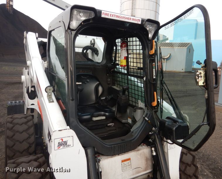 image for item HI9916 2013 Bobcat S750  skid steer loader