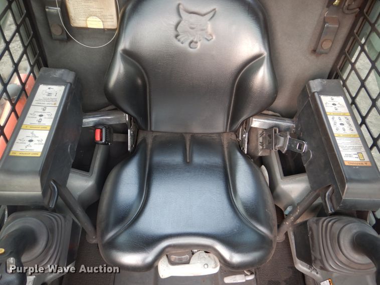 image for item HI9916 2013 Bobcat S750  skid steer loader