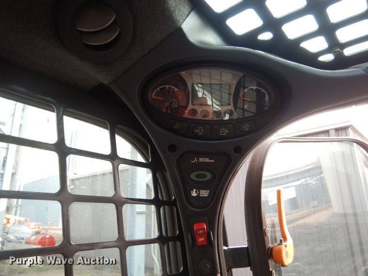 image for item HI9916 2013 Bobcat S750  skid steer loader