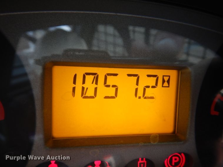 image for item HI9916 2013 Bobcat S750  skid steer loader