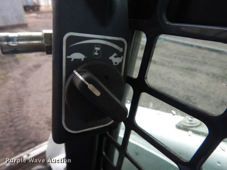 image for item HI9916 2013 Bobcat S750  skid steer loader