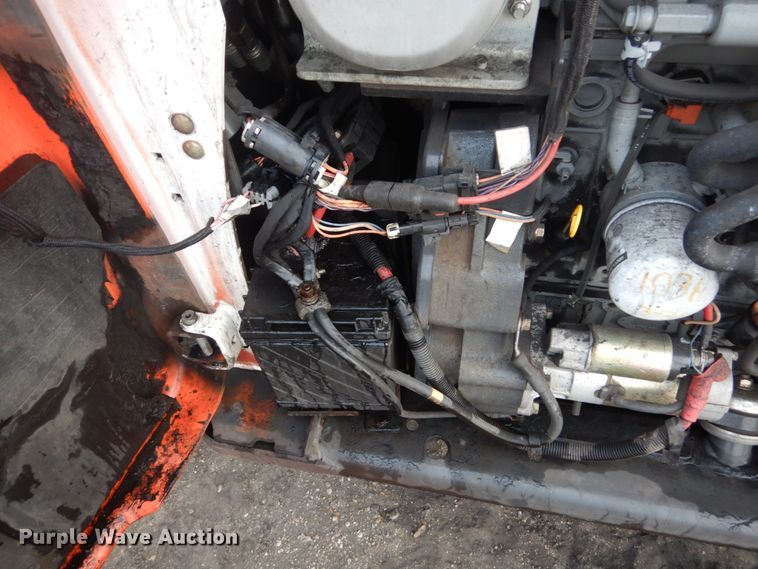 image for item HI9916 2013 Bobcat S750  skid steer loader