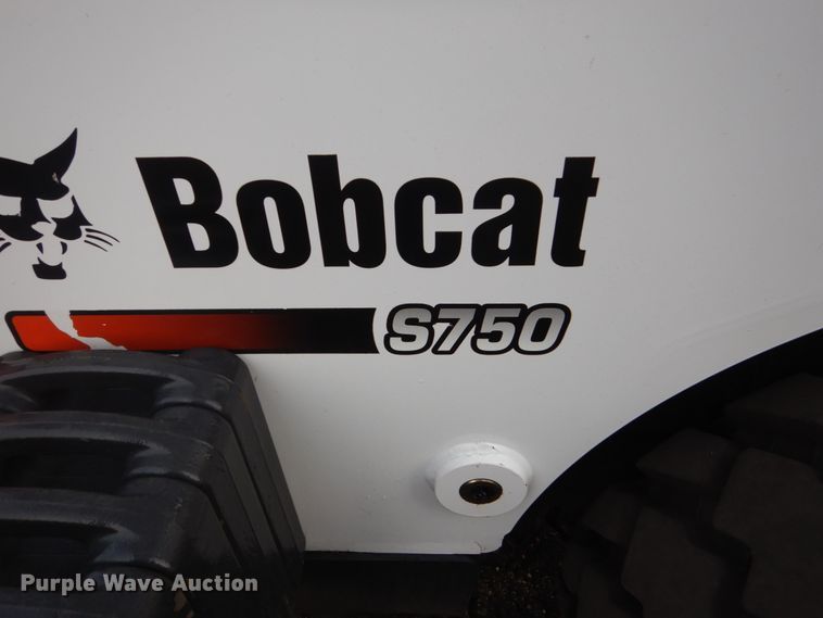 image for item HI9916 2013 Bobcat S750  skid steer loader