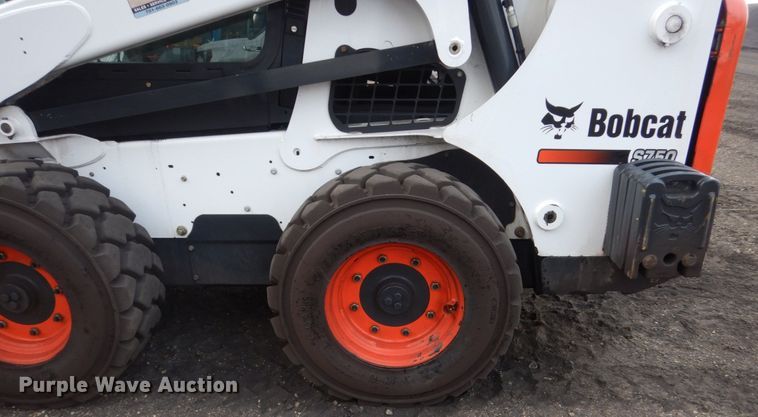 image for item HI9916 2013 Bobcat S750  skid steer loader