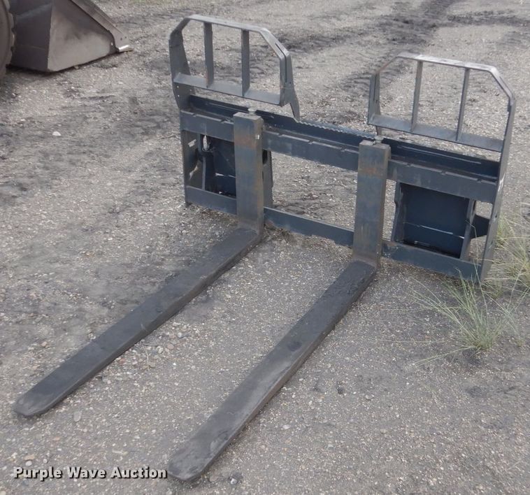 image for item HI9916 2013 Bobcat S750  skid steer loader