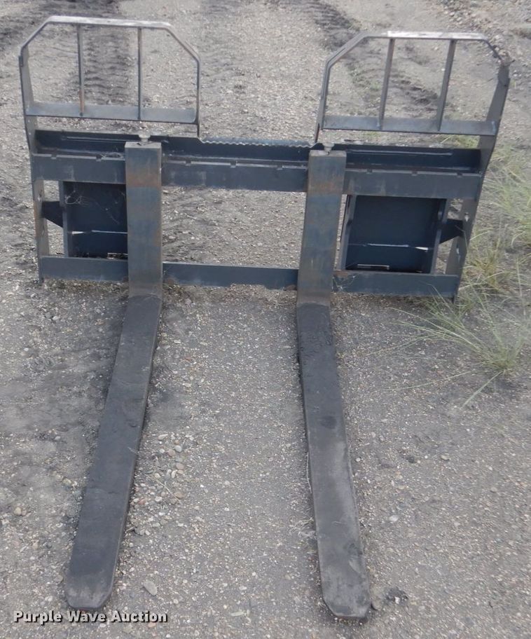 image for item HI9916 2013 Bobcat S750  skid steer loader