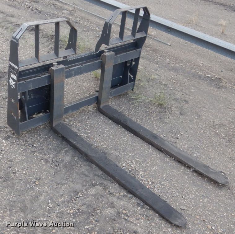 image for item HI9916 2013 Bobcat S750  skid steer loader