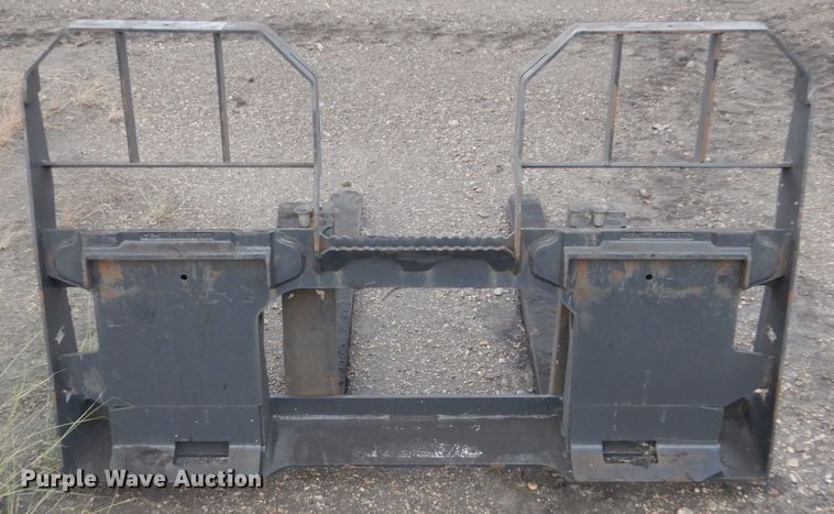 image for item HI9916 2013 Bobcat S750  skid steer loader