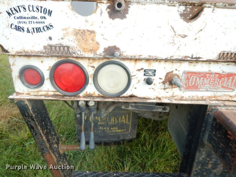 image for item HP9649 2002 International 4900  bucket truck