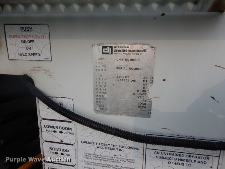 image for item HP9649 2002 International 4900  bucket truck