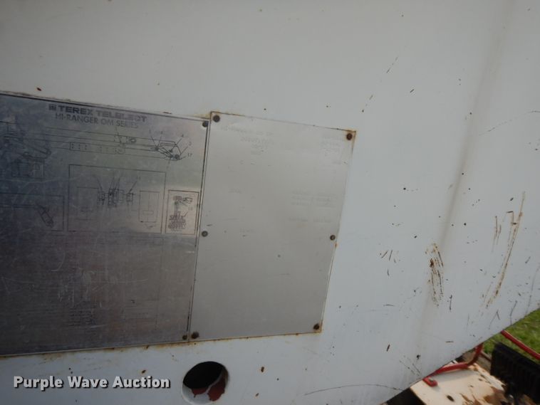 image for item HP9649 2002 International 4900  bucket truck