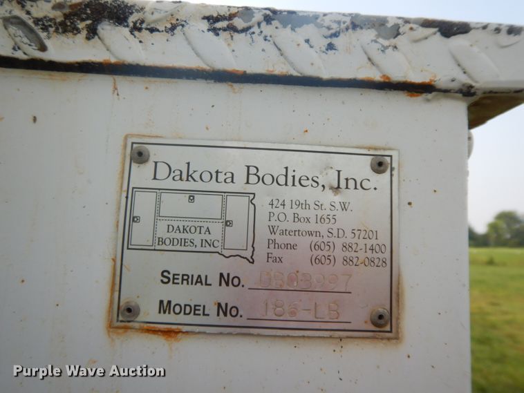 image for item HP9649 2002 International 4900  bucket truck