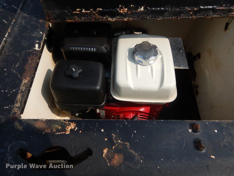 image for item HT9382 1996 Landoll  tilt deck equipment trailer