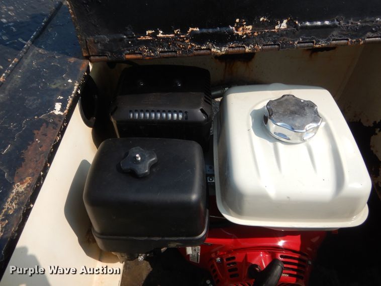 image for item HT9382 1996 Landoll  tilt deck equipment trailer