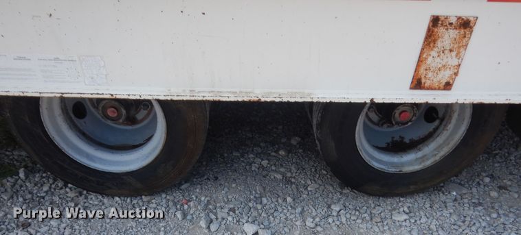 image for item HT9382 1996 Landoll  tilt deck equipment trailer