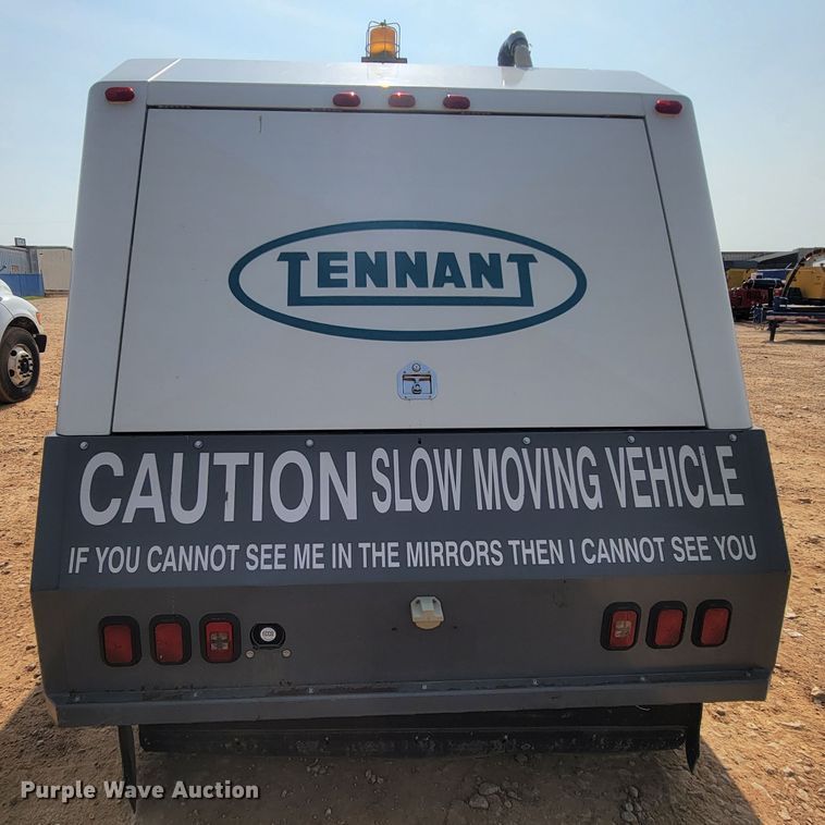 image for item IF9986 2005 GMC T7500  street sweeper truck