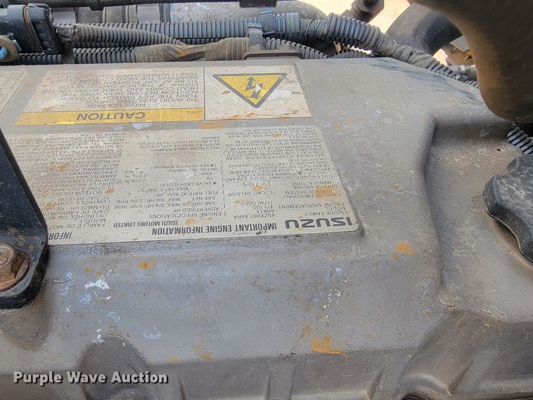 image for item IF9986 2005 GMC T7500  street sweeper truck