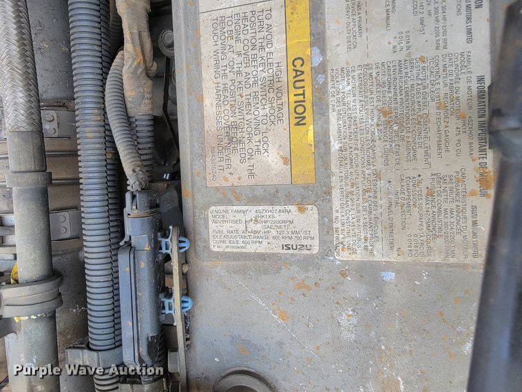 image for item IF9986 2005 GMC T7500  street sweeper truck