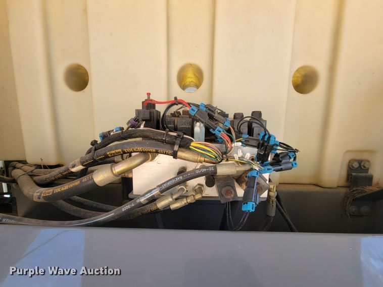 image for item IF9986 2005 GMC T7500  street sweeper truck