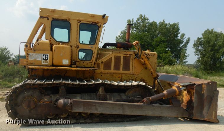 image for item IL9927 1976 Caterpillar D8K  dozer