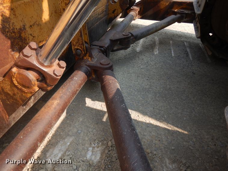 image for item IL9927 1976 Caterpillar D8K  dozer