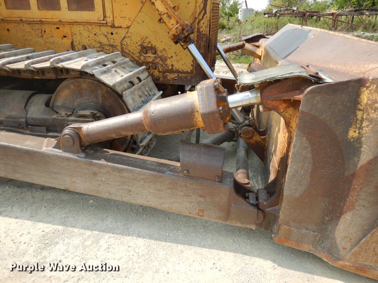 image for item IL9927 1976 Caterpillar D8K  dozer