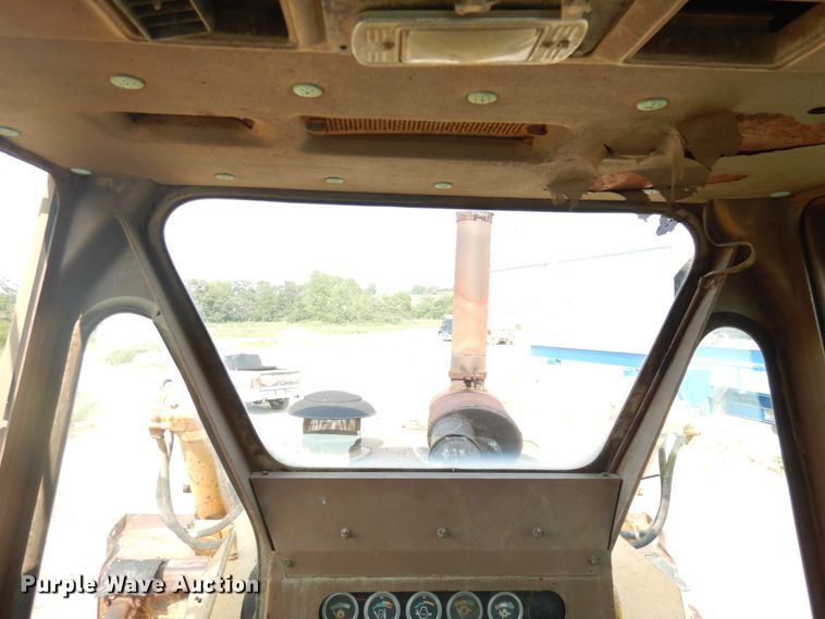 image for item IL9927 1976 Caterpillar D8K  dozer