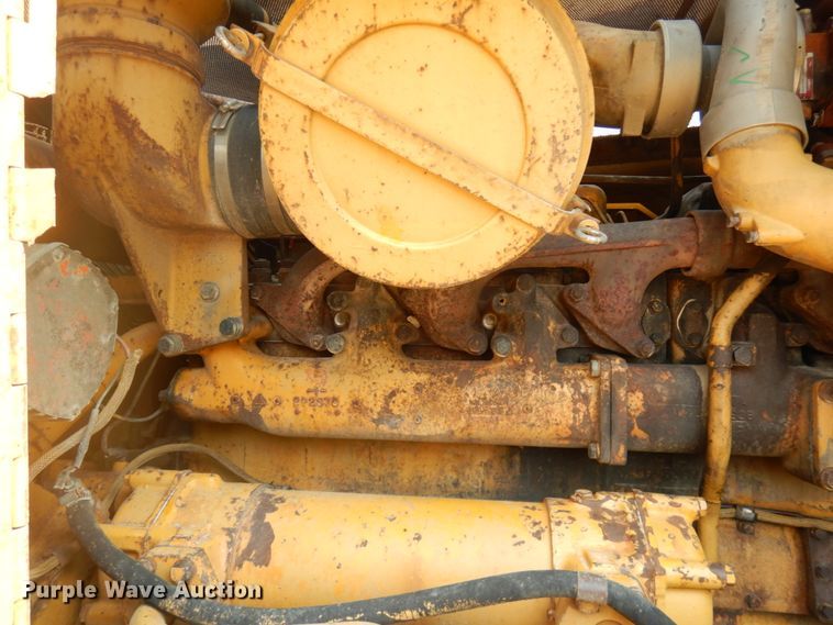 image for item IL9927 1976 Caterpillar D8K  dozer
