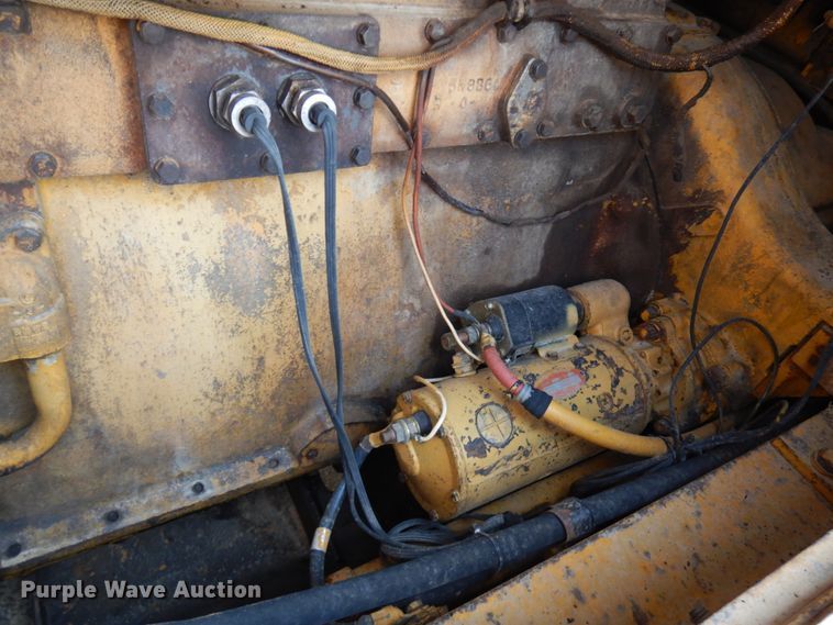 image for item IL9927 1976 Caterpillar D8K  dozer