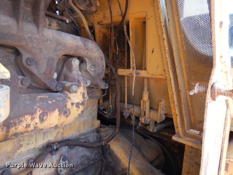 image for item IL9927 1976 Caterpillar D8K  dozer