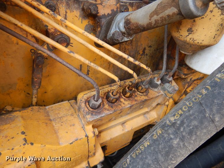 image for item IL9927 1976 Caterpillar D8K  dozer