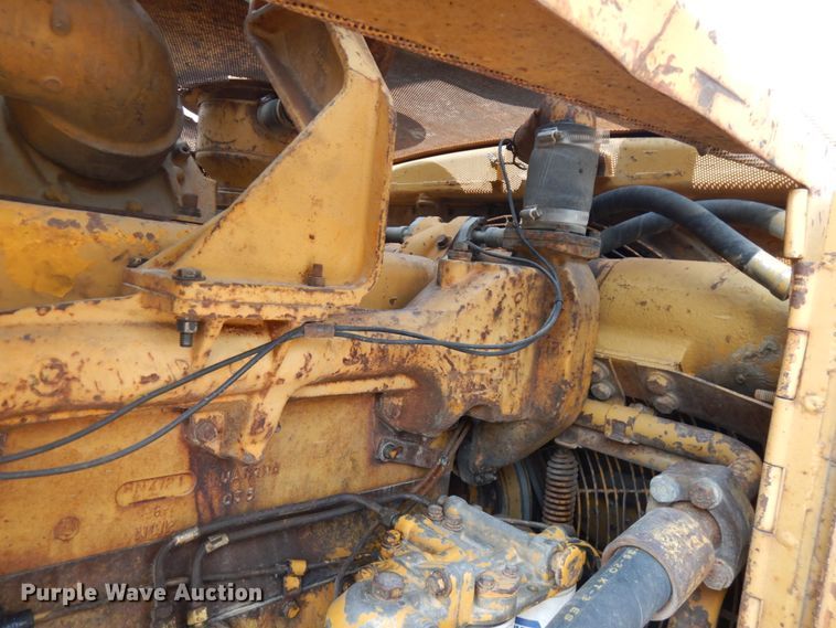 image for item IL9927 1976 Caterpillar D8K  dozer