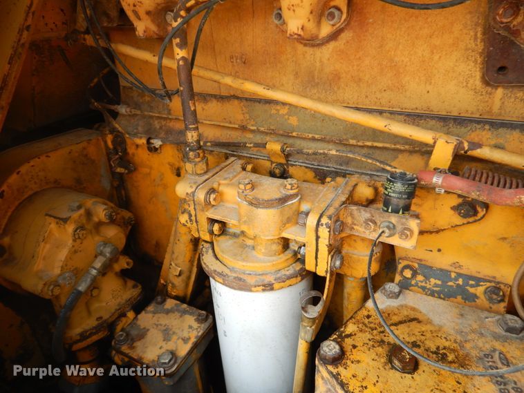 image for item IL9927 1976 Caterpillar D8K  dozer