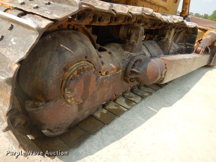 image for item IL9927 1976 Caterpillar D8K  dozer