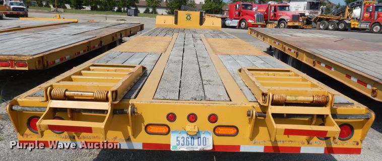 image for item IL9953 2000 Talbert GT3T-30  tilt deck equipment trailer