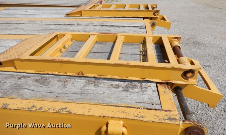 image for item IL9953 2000 Talbert GT3T-30  tilt deck equipment trailer