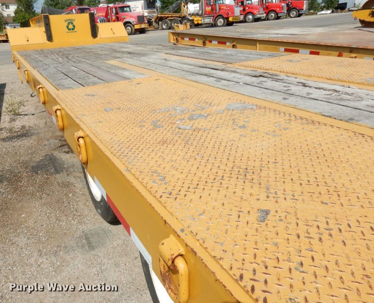 image for item IL9953 2000 Talbert GT3T-30  tilt deck equipment trailer