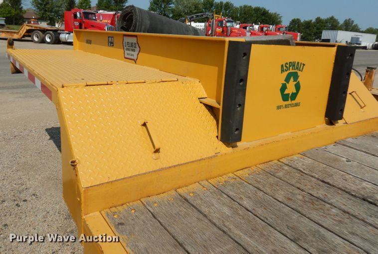 image for item IL9953 2000 Talbert GT3T-30  tilt deck equipment trailer