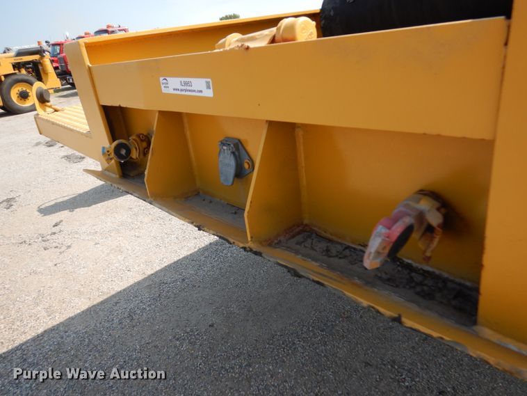 image for item IL9953 2000 Talbert GT3T-30  tilt deck equipment trailer