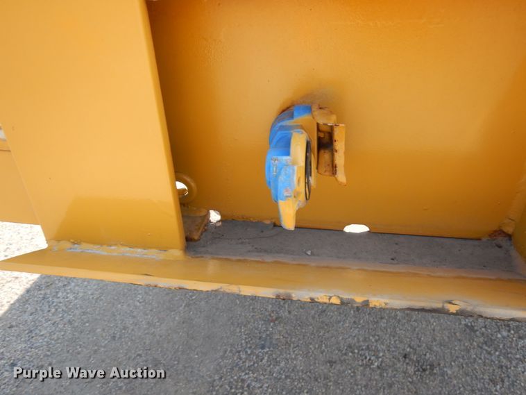 image for item IL9953 2000 Talbert GT3T-30  tilt deck equipment trailer