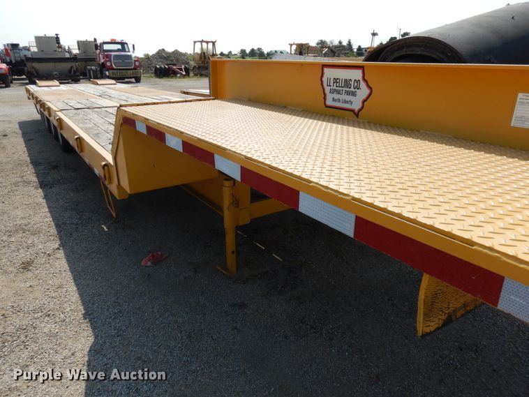 image for item IL9953 2000 Talbert GT3T-30  tilt deck equipment trailer